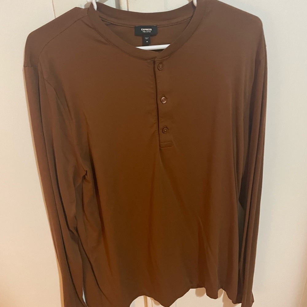 Never worn Men’s medium Express Long Sleeve Cotton Henley